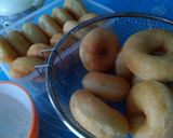 Foto langkah ke 5 dari resep Donat ceria.