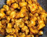 A picture of step 3 of Curd mushroom masala.