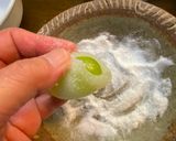 A picture of step 5 of Japanese Muscat Mochi.