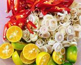 Hình bước làm 3 của món Chân Gà Ngâm Sả Tắc