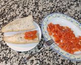 Foto del paso 1 de la receta: Bocadillo de salmón con queso fresco de cabra con tomate