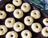 Foto langkah ke 7 dari resep Donat Maizena.