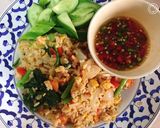 รูปขั้นตอนการทำที่ 2 ของ ข้าวผัดไก่ยอ +น้ำปลาพริก🍚🐔