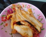 Hình bước làm 3 của món Cá điêu hồng rang lá lốt