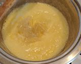 Foto del passaggio 5 della ricetta Cheesecake alla salsa di fragole mirtilli e cioccolato fondente
