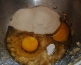 عکس مرحله 2 از دستور کیک موز دو رنگ