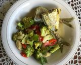 Foto langkah ke 3 dari resep (Eat Clean Menu) Sup Ikan Pindang + Tumis Brokoli & Babycorn.