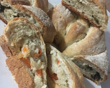 Foto del paso 8 de la receta: 🥖PAN RÚSTICO🥖 CASERO🤩 RELLENO CON ALBAHACA FRESCA🌿Y AJO🧄 // CEBOLLA🧅 Y AJÍ🌶