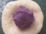 Roti isi ubi ungu
