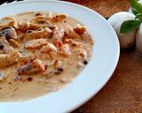 A picture of step 5 of Chicken Stroganoff.