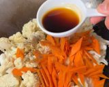 A picture of step 3 of Stir-Fried Cauliflower 炒菜花.
