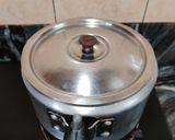 A picture of step 2 of Rajma paneer.