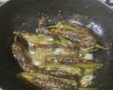 A picture of step 3 of Rajasthani besan mirchi.