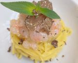 Foto del passaggio 5 della ricetta Tagliolini al crudo di scampi e tartufo nero