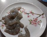 Foto del paso 3 de la receta: Pasta negra con gulas y langostinos
