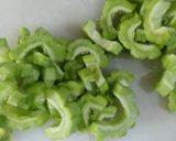 Foto langkah ke 1 dari resep Tumis Pare Tempe.