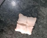 A picture of step 4 of Flower Samosa.