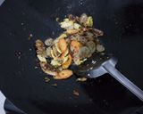 Foto langkah ke 5 dari resep Recook Bihun Tumis.