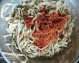 முருங்கை கீரை நூடுல்ஸ்(murungaikeerai noodles recipe in tamil) ரெசிபி ஸ்டேப் 2 புகைப்படம்