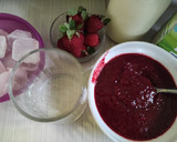 Foto langkah ke 3 dari resep Korean Strawberry Milk.