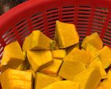 A picture of step 1 of Jamaican chicken soup.