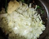 A picture of step 2 of Aloo Matar.