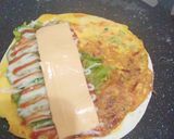 Foto langkah ke 3 dari resep 145. Tortilla Egg Sandwich.