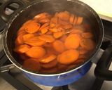 Une image de l'étape 6 de Carottes à l'orange, miel, épices et oignon de roscoff.