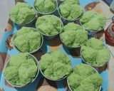 Foto langkah ke 7 dari resep Bolu kukus pandan mekar wangi pandan asli ala Ci Tintin Rayner.