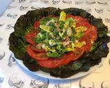 Une image de l'étape 9 de Salade de laitue tricolore,tomate cœur de bœuf,thon fumé et petits oignons.