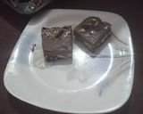A picture of step 4 of Chocolate Ice-cream biscuit cake.