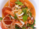 ยำไข่แดงเค็ม หมูกรอบ