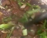 A picture of step 6 of Thai style beef noodles.