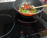 Foto del paso 5 de la receta: Filete de pobre en wok de verduras