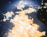 รูปขั้นตอนการทำที่ 2 ของ ข้าวผัดแหนม กุนเชียง มั่ว ๆ แต่อร่อย