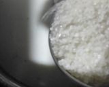 A picture of step 2 of Zafran kheer.