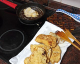 Foto del paso 4 de la receta: Chuletas de cerdo rellenas de gorgonzola con papas fritas