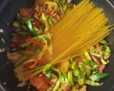 Foto del paso 4 de la receta: One pot pasta con verduras