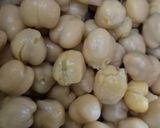 A picture of step 1 of High Protein Chickpea Salad.