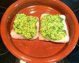 Foto del paso 3 de la receta: Merluza gratinada con pesto