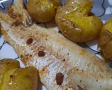 Foto del paso 6 de la receta: Merluza al horno con papines