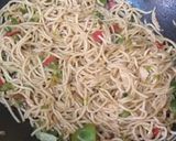 A picture of step 1 of Vegetables noodles.