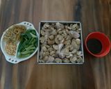 Foto langkah ke 3 dari resep Ayam Jamur Kukus.