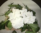 Foto del paso 1 de la receta: Tostada de Queso Cottage, Salmón y Aguacate