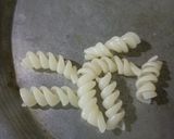 A picture of step 1 of Indo Chinese pasta.