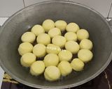 Foto langkah ke 6 dari resep Donat Kentang.