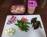 Foto langkah ke 1 dari resep Tumis Cumi Asin Pedas Keto.