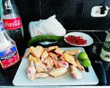Foto del paso 1 de la receta: Alitas bbq con pataconas y papá salada