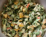 Foto del paso 6 de la receta: Ensalada de melocotón con aguacate y surimi