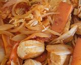 Foto langkah ke 9 dari resep Quick Kimchi Jjigae.